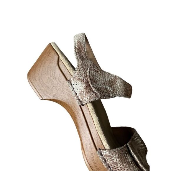 Dansko Soonet Metallic Snakeskin Strap Sandals size 39 US 8.5 9 Tan Cream - Picture 12 of 13